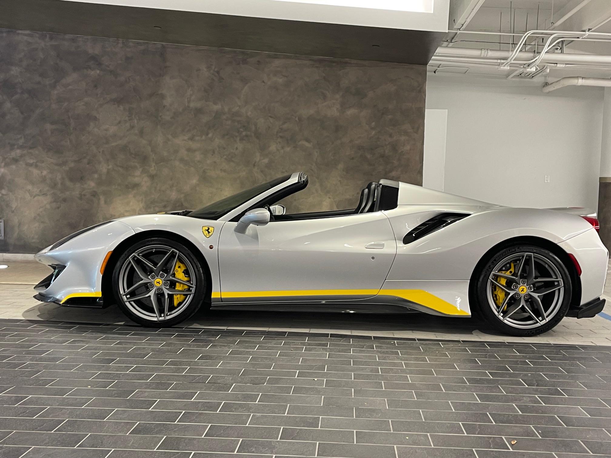 Ferrari Pista Aperta